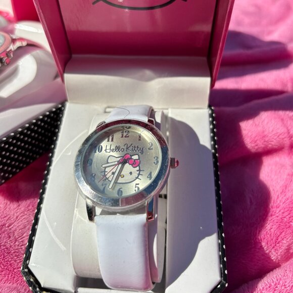 Sanrio Hello Kitty Bracelet Watch - Pink Leather Band - Picture 1 of 2